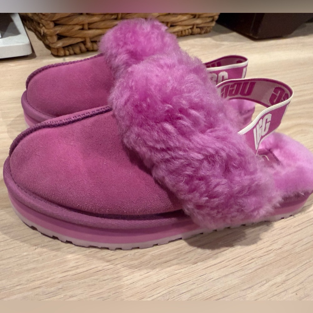 UGG Girls Pink Fluffy Slippers